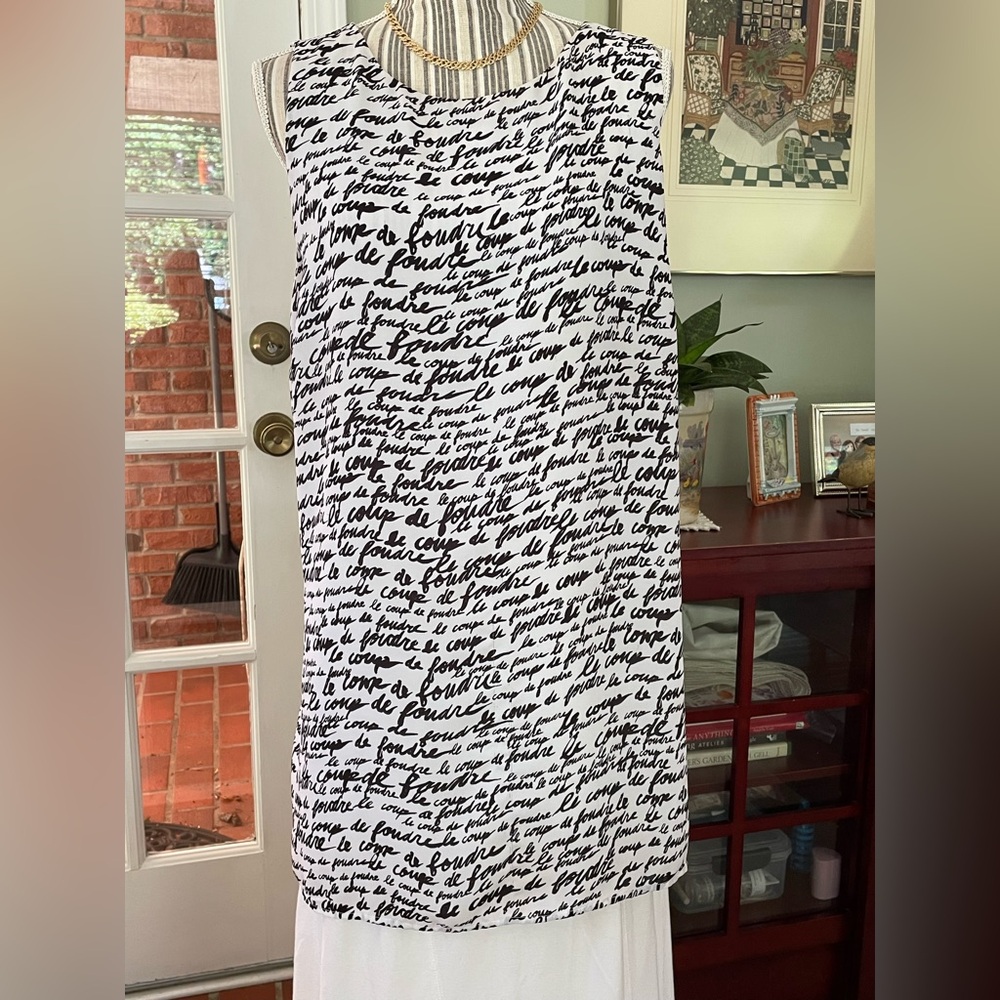 CHICO’s SLEEVELESS TUNIC TOP - P.T.
